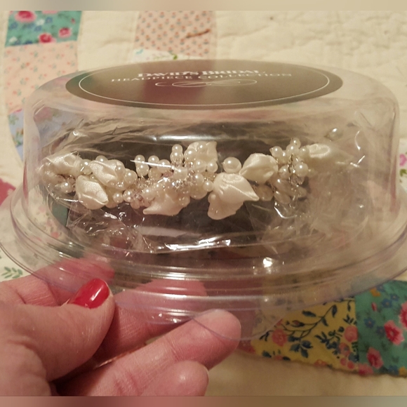 #222 David's Bridal - Crystal & Pearl like beaded Ivory headband - Picture 7 of 9